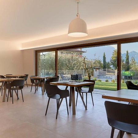 Agriturismo De Bas ريفا ديل غاردا المظهر الخارجي الصورة