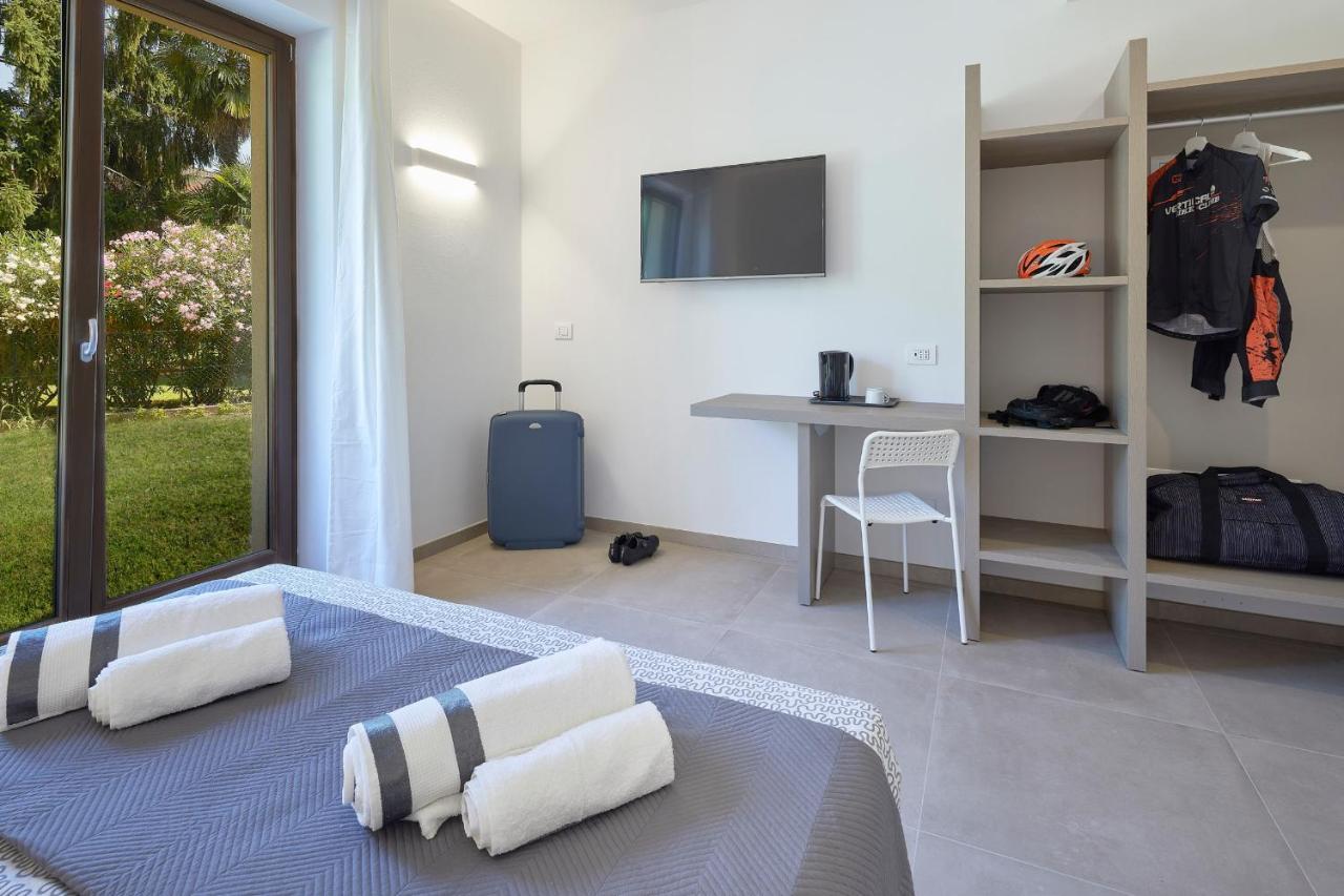 Agriturismo De Bas ريفا ديل غاردا المظهر الخارجي الصورة