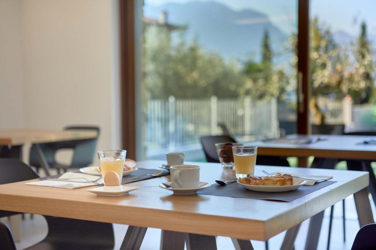 Agriturismo De Bas ريفا ديل غاردا المظهر الخارجي الصورة