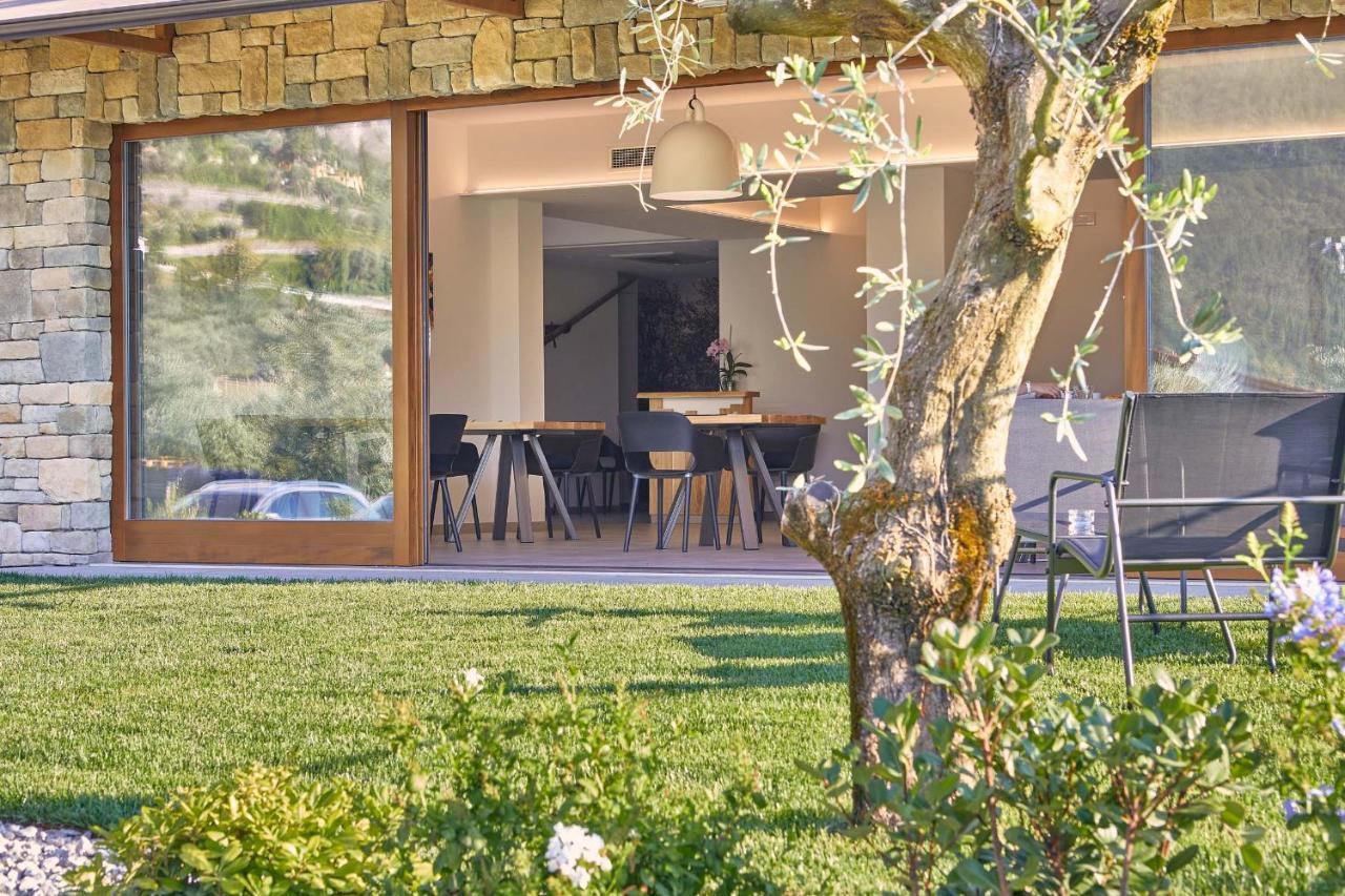 Agriturismo De Bas ريفا ديل غاردا المظهر الخارجي الصورة